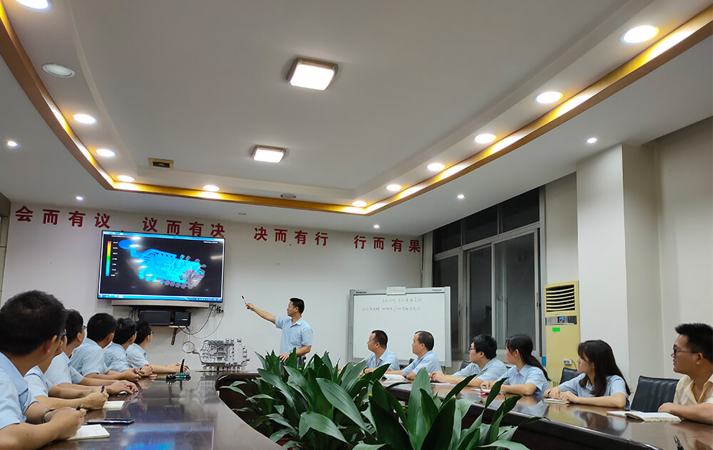 為不同領(lǐng)域客戶(hù)在模具設計與制造積累豐富經(jīng)驗，在汽車(chē)、新能源、通信、醫療等行業(yè)有顯著(zhù)優(yōu)勢。